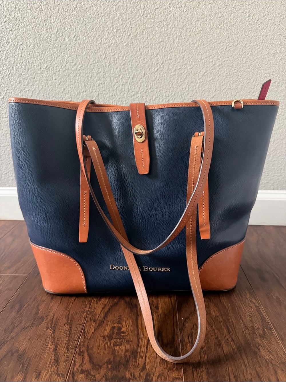 Vintage Dooney & Bourke Navy Tote with Tan Trim and Pink Interior - Picture 9 of 10